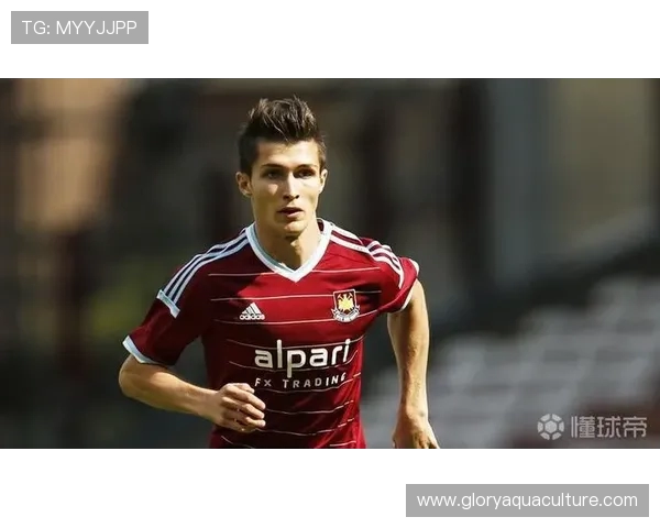 西汉姆联中场弗雷迪波茨继承父亲传奇血脉成为球队助教之子